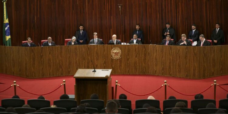 TSE condena Bolsonaro e Braga Netto por uso político do 7 de setembro