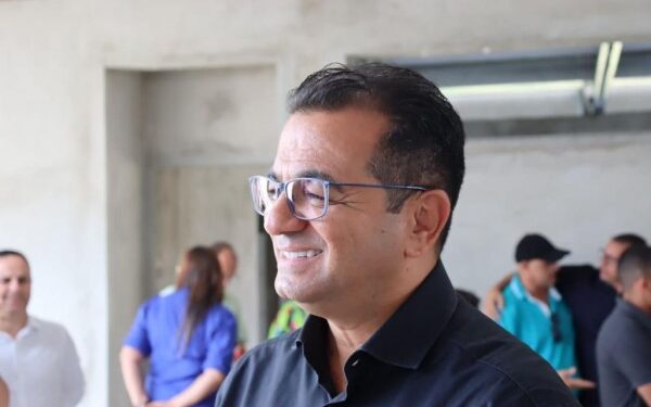 “Estamos construindo a base de uma educação projetada para o futuro”, diz Adailton