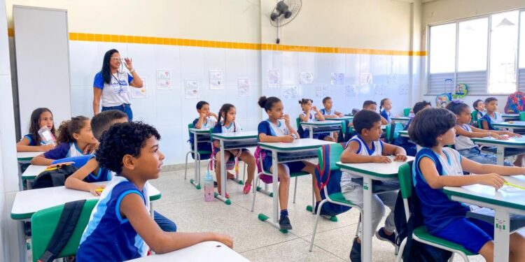 Semed viabiliza ações de apoio e suporte aos alunos durante prova do Saeb