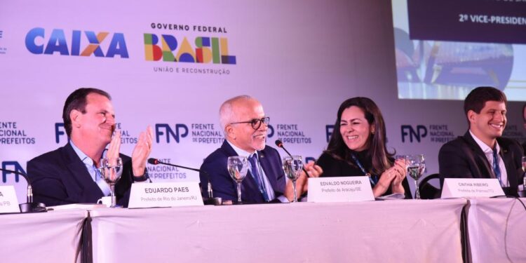 Presidente da FNP, prefeito Edvaldo participa de evento voltado para as principais discussões do país
