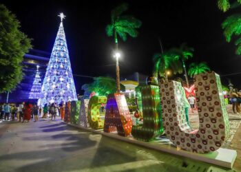 Aracajuanos e turistas ficam encantados com o Natal Iluminado