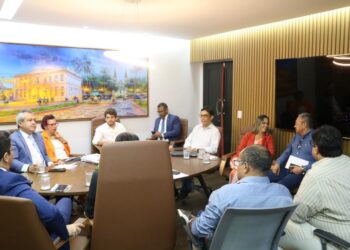 Superintendente da SMTT vai à CMA e dialoga com vereadores sobre subsídio do transporte