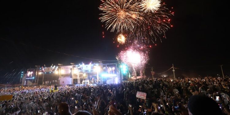 Réveillon 2024: aracajuanos se preparam para receber o ano novo em grande festa na Orla da Atalaia