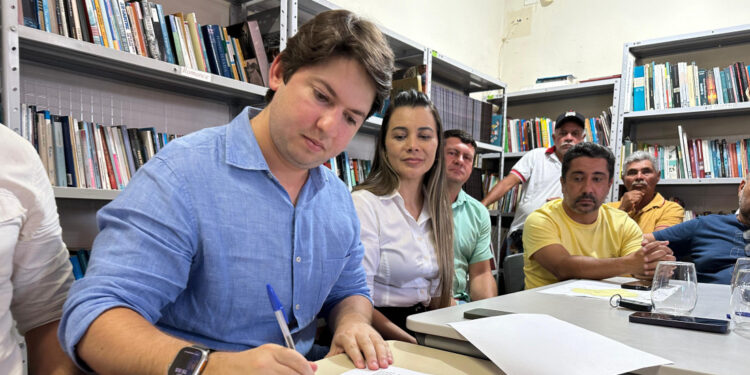 Governo de Sergipe coordena reunião entre prefeituras para validar novos limites territoriais para o município de Feira Nova