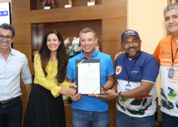 Governador sanciona lei de adicional para servidores do Samu-SES