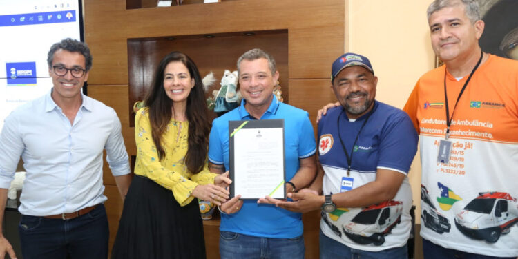 Governador sanciona lei de adicional para servidores do Samu-SES