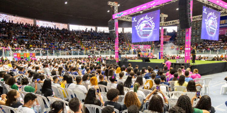 Governo de Sergipe realiza revisão do Enem para cinco mil alunos da rede pública