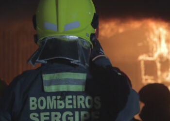 Corpo de Bombeiros alerta para obrigatoriedade de portas corta-fogo em edificações com mais de 12 metros de altura