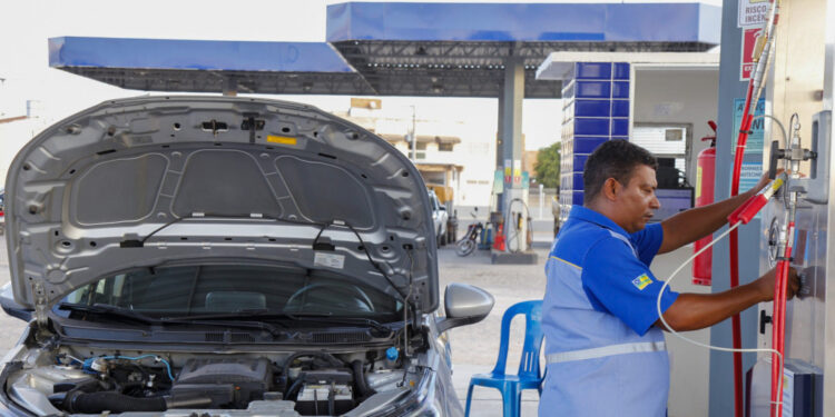 Governo participa de inauguração de primeiro posto de abastecimento de GNV em Lagarto