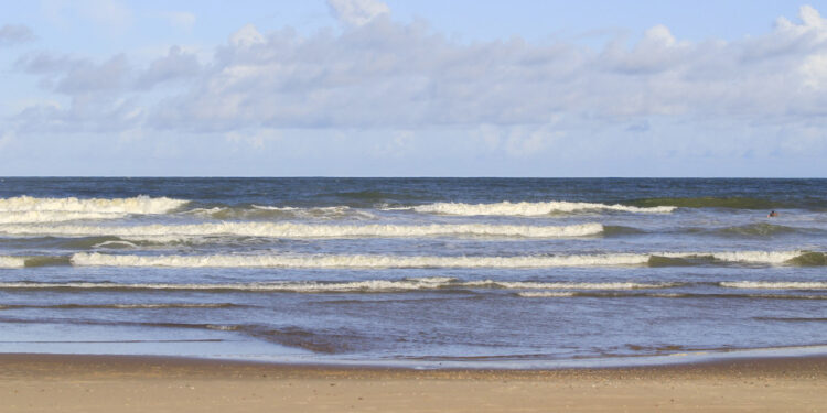 Adema divulga análise semanal de balneabilidade de praias do litoral sergipano