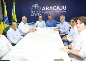 Governador e prefeitos da região metropolitana de Aracaju formalizam Consórcio do Transporte Público