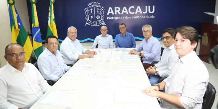 Governador e prefeitos da região metropolitana de Aracaju formalizam Consórcio do Transporte Público