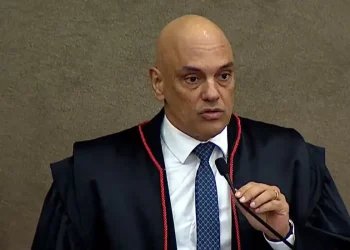 Moraes manda soltar preso por atos golpistas de 8 de janeiro