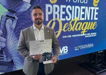 Ricardo Vasconcelos recebe Troféu Presidente Destaque 2023 em Brasília