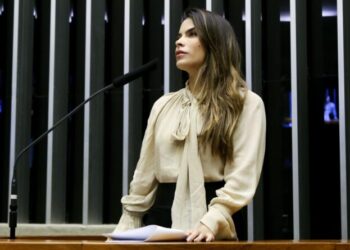 Yandra Moura apresenta PL para impulsionar acessibilidade digital a pessoas com deficiência