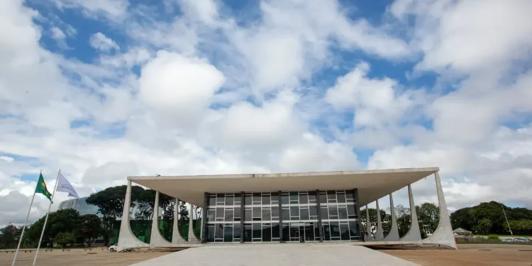 Supremo retoma nesta quarta julgamento sobre licença-paternidade