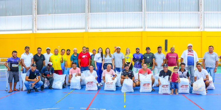 Prefeitura de Lagarto entrega 30 kits esportivos para equipes de futebol amador da 32ª Copa Rural