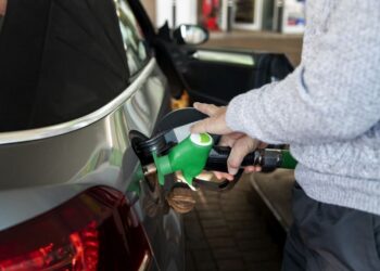 Gasolina pode ficar mais barata