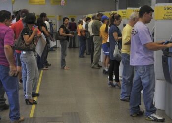 Confira os horários de funcionamento dos bancos no Natal e Ano Novo