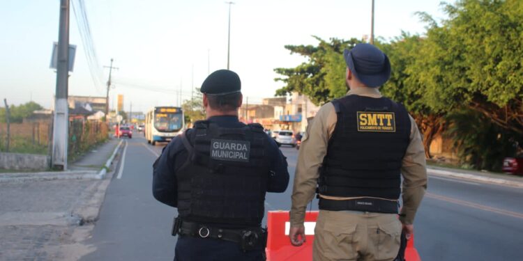 Socorro: SMTT e GMS realizam blitz de fiscalização da operação transporte seguro