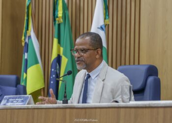 Sessão Especial em alusão ao Dia dos Direitos Humanos, do vereador Prof. Bittencourt, é marcada por homenagens com a condecoração “Anísio Dário”