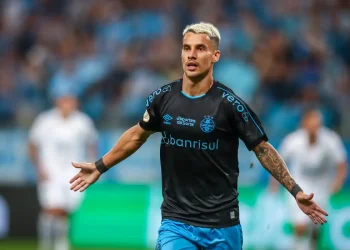 Grêmio vence para continuar vivo na luta pelo título do Brasileiro