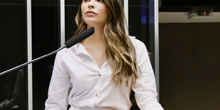 Yandra apresenta PL para impulsionar cidades criativas no Brasil