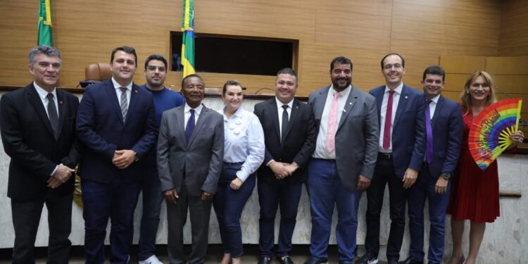 Deputados se despedem de Manuel Marcos em sua última sessão