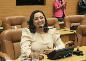 Carminha propõe construção de Colégio Estadual de ensino médio na Taiçoca de Fora