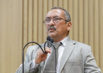 Cícero do Santa Maria denuncia falta de esgotamento sanitário no Padre Pedro