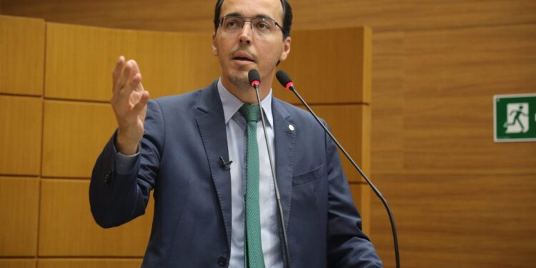 Georgeo Passos se despede da liderança da oposição na Alese