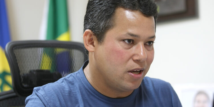 Sukita acusa Danielle Garcia de prendê-lo para ganhar força política