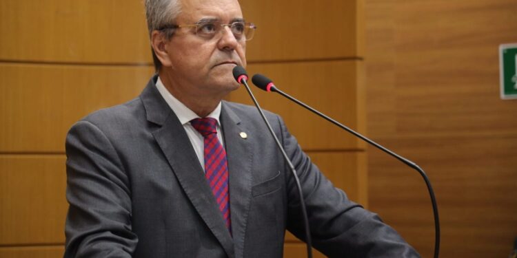 “O SUS é um exemplo para o mundo”, afirma Luciano Pimentel