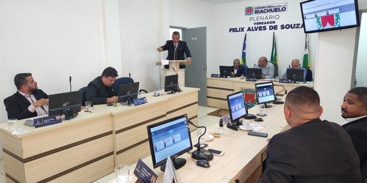 Vereador toma posse na Câmara Municipal de Riachuelo