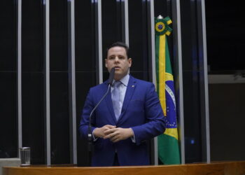 Deputado Rodrigo Valadares rebate fala de Silvio Almeida. “Vergonhoso é ele não se defender das acusações, e sim, reclamar do boletim de ocorrência”