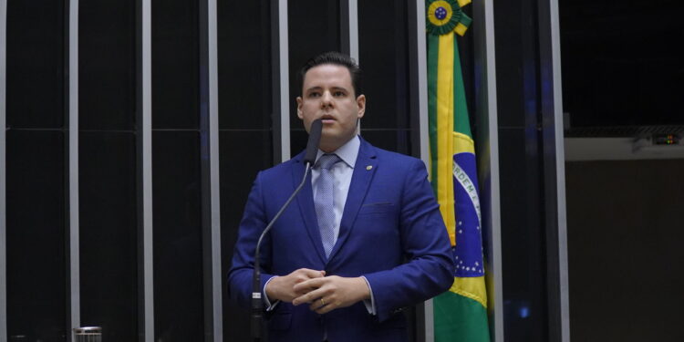 Deputado Rodrigo Valadares rebate fala de Silvio Almeida. “Vergonhoso é ele não se defender das acusações, e sim, reclamar do boletim de ocorrência”