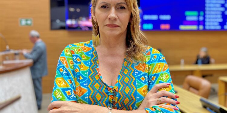 Projeto de Linda Brasil amplia direitos das pessoas vivendo com fibromialgia em Sergipe