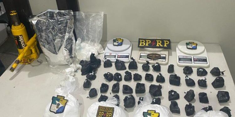 Polícia Militar fecha laboratório de cocaína em condomínio da Zona Norte de Aracaju