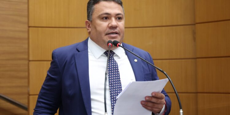 Deputado fala sobre busca por soluções para a falta d’água em Tobias Barreto