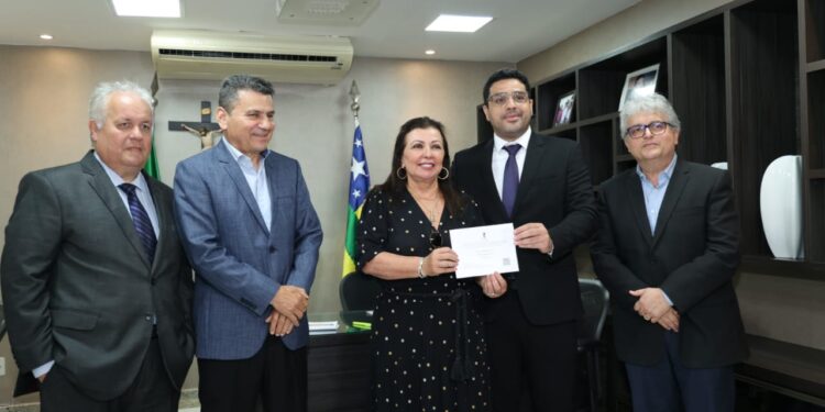 Jeferson Andrade recebe futura presidente do TCE, conselheira Susana Azevedo