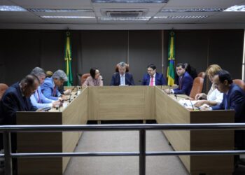 Emendas aos PLs sobre Orçamento do Estado e Plano Pluarianual discutidas na Comissão de Finanças