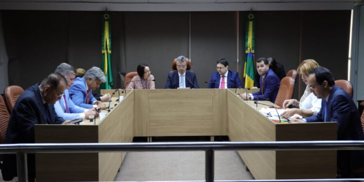 Emendas aos PLs sobre Orçamento do Estado e Plano Pluarianual discutidas na Comissão de Finanças