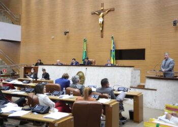 Deputados aprovam Programa Rode Bem e ampliação do CNH Social