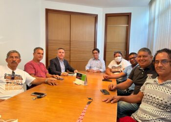 Superintendente da SMTT Aracaju dialoga com cooperativas de transporte alternativo