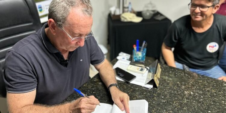 Prefeito de Propriá sanciona lei que atualiza Estatuto dos Servidores Públicos