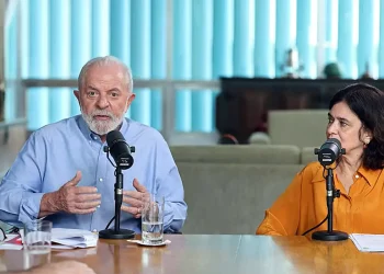 Lula: quem divulga fake news sobre vacinas deve ser criminalizado