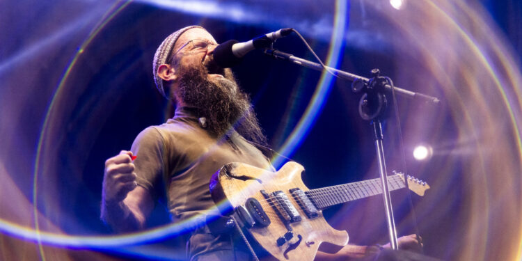 Deixou saudades: último dia do Fasc no Palco João Bebe Água conta com artistas locais, atração nacional e banda internacional