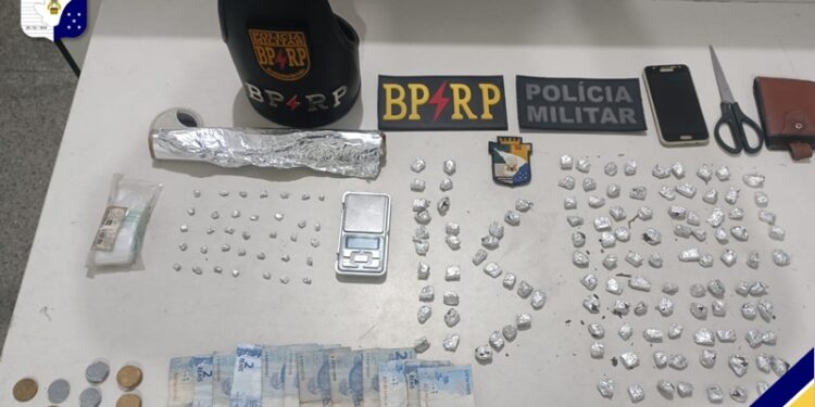 PM prende homem por suspeita de tráfico ilícito de drogas em Socorro