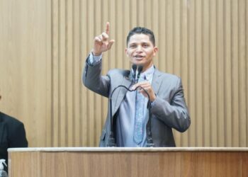 Soneca faz discurso emocionante ao relembrar histórico de lutas e vitórias do Nova Olaria