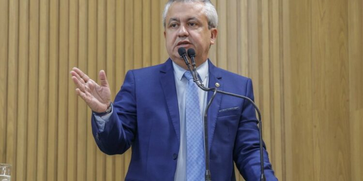 Elber Batalha detalha suas emendas parlamentares